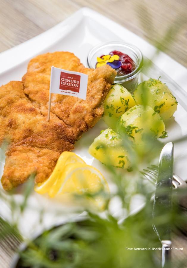 Restaurant - Cafe - Pension Hassler Berg im Drautal Exterior foto